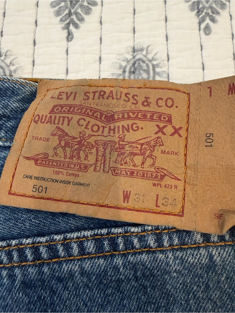Levi's 501 Original Fit Blue Denim Jeans - Picture 2 of 2